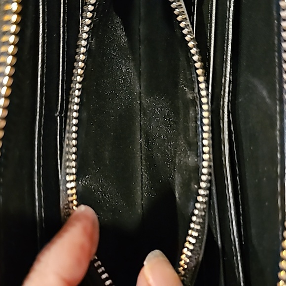 TORY BURCH DIAMOND STUDDED ZIP WALLET - Picture 7 of 8